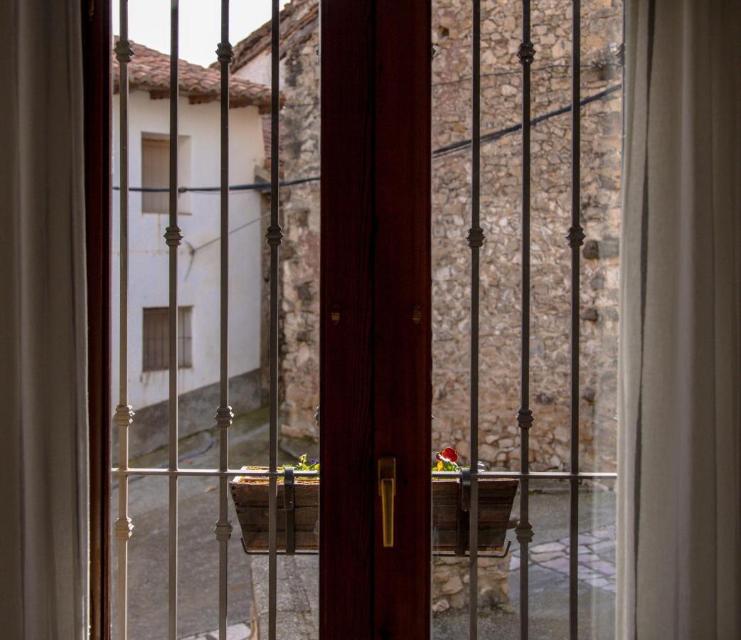 Hostal Antiguo Hospital Linares de Mora Exterior foto